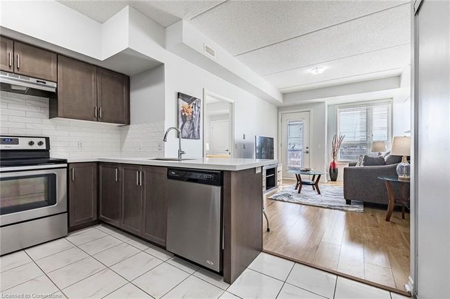 221 - 640 Sauve St, House attached with 2 bedrooms, 2 bathrooms and 1 parking in Milton ON | Image 14