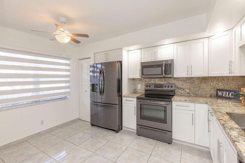apt-207-1000 Sw 125th Ave, Pembroke Pines, FL, 33027-4064 | Card Image