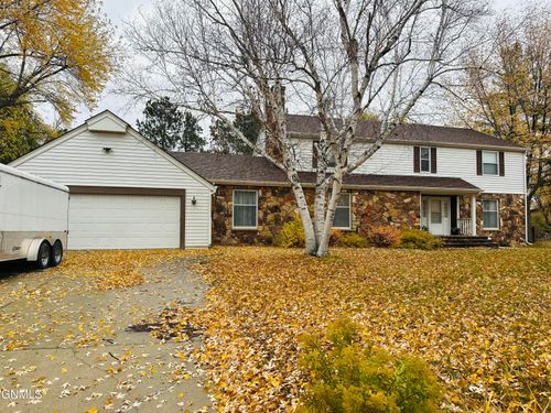 1337 2nd St Se, Jamestown, ND, 58401-3716 | Card Image