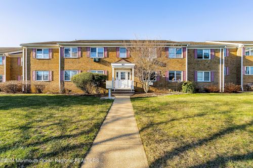 f-80 Manchester Ct, Freehold, NJ, 07728-3220 | Card Image