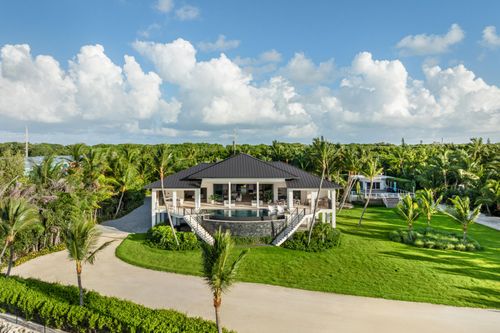 87429 Old Hwy, Islamorada, FL, 33036-3019 | Card Image