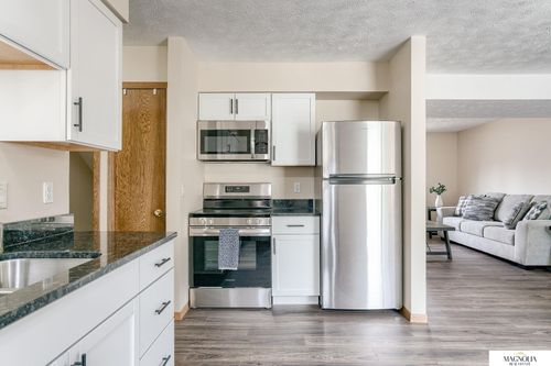 5424-5424 Canterbury Ln, Lincoln, NE, 68512-1628 | Card Image