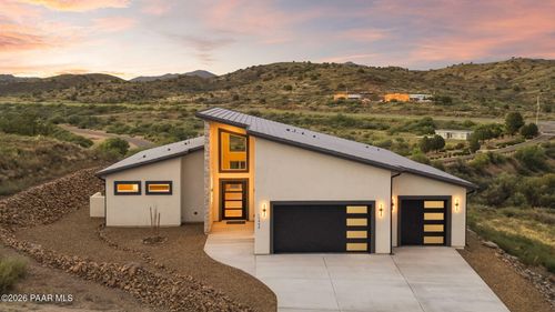 15860 E Broken Bit Rd, Mayer, AZ, 86333-5951 | Card Image