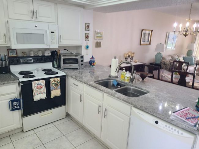 APT-6214 - 14130 Rosemary Ln, Condo with 2 bedrooms, 2 bathrooms and null parking in LARGO FL | Image 13