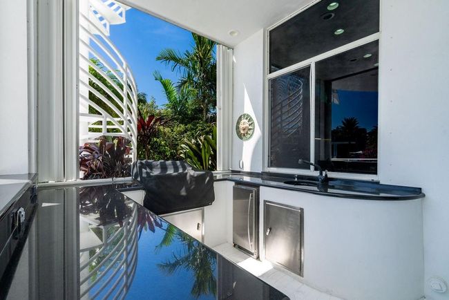 2551 Ne 31 St Ct, House other with 4 bedrooms, 6 bathrooms and null parking in Lighthouse Point FL | Image 29