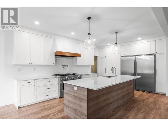 17 - 3100 Kicking Horse Dr, House other with 7 bedrooms, 6 bathrooms and 7 parking in Kamloops BC | Image 8