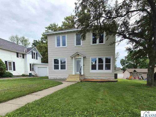 213 Summit St Sw, Sleepy Eye, MN, 56085-1455 | Card Image
