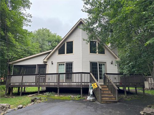 74 Chapman Cir, Albrightsville, PA, 18210-9301 | Card Image