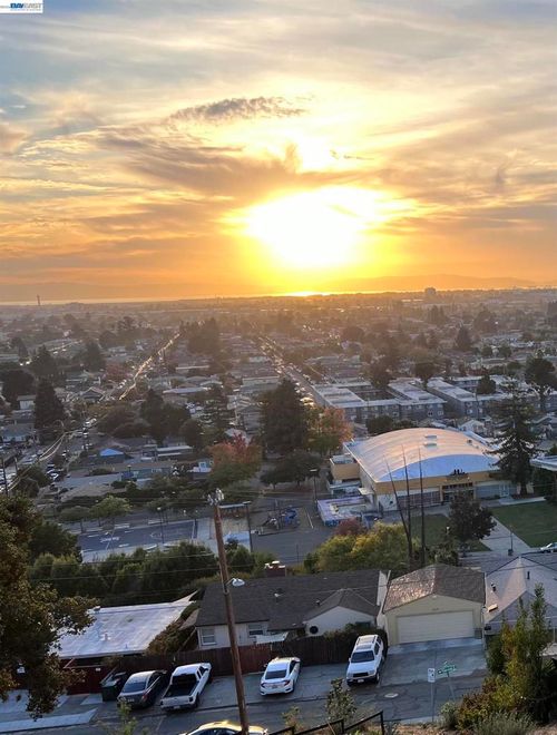 8712 8712 Burr St, Oakland, CA, 94621 | Card Image