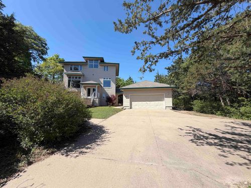 1900 Crescent Dr, Manhattan, KS, 66503-7538 | Card Image
