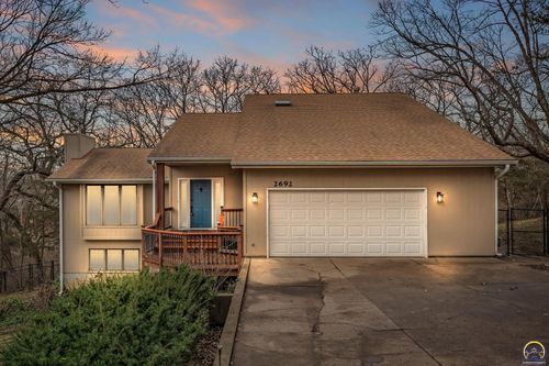 2692 Ne Cedar Ct, Topeka, KS, 66617 | Card Image