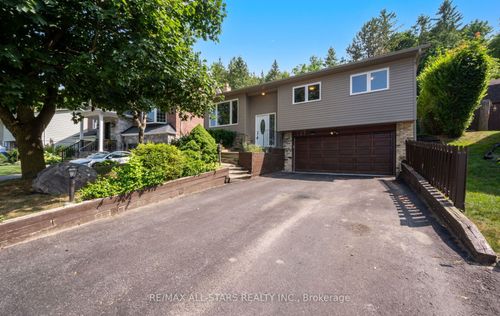 137 Connaught Cres, Bolton, ON, L7E2S5 | Card Image