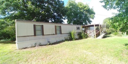 525 Taylor Rd, Axton, VA, 24054-2663 | Card Image