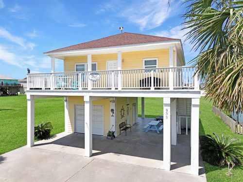 933 Westview, Crystal Beach, TX, 77650-2887 | Card Image