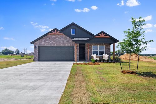 8513 E Fort Worth St, Broken Arrow, OK, 74014 | Card Image