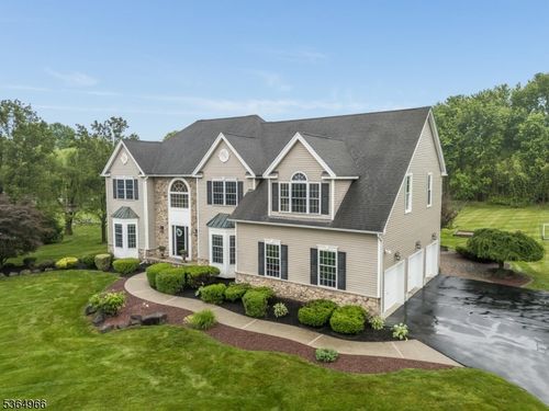 16 Plaza Rd, Phillipsburg, NJ, 08865-2057 | Card Image