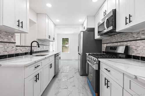 19 Florence Ave, White Plains, NY, 10607-1405 | Card Image