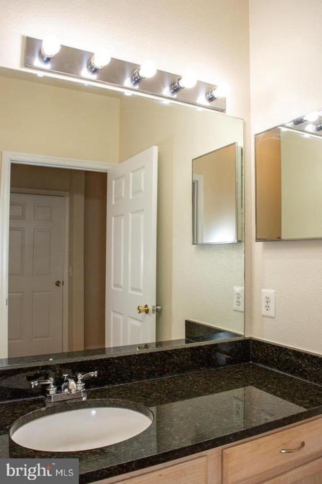 UNIT-3113 - 1591 Spring Gate Dr, Condo with 2 bedrooms, 2 bathrooms and null parking in MCLEAN VA | Image 35