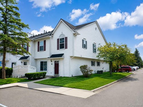 22272 Cape Cod Way, Farmington Hills, MI, 48336 | Card Image