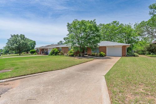 1618 N Oklahoma Ave, Shawnee, OK, 74804-3851 | Card Image