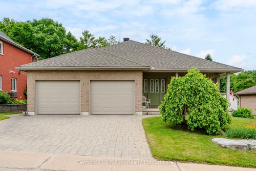 67 James St, Penetanguishene, ON, L9M2H8 | Card Image