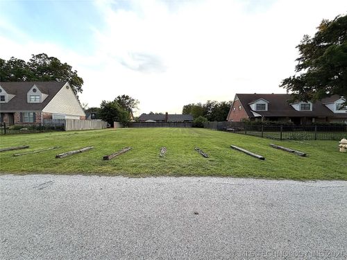 2424 92nd East Ave, Tulsa, OK, 74129-6763 | Card Image