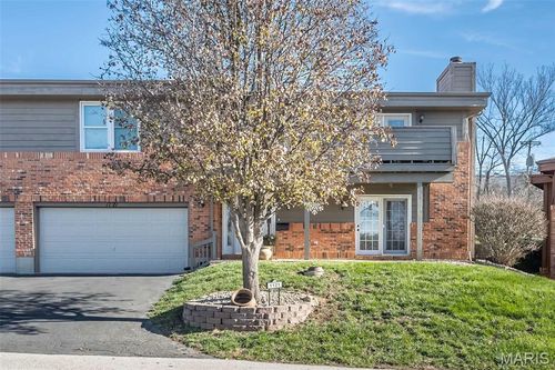 1121 Claytonbrook Ct, Ballwin, MO, 63011-1592 | Card Image
