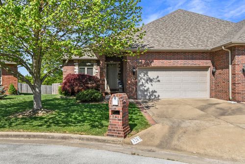 3243 Kickapoo Ave, Springfield, MO, 65804-4226 | Card Image