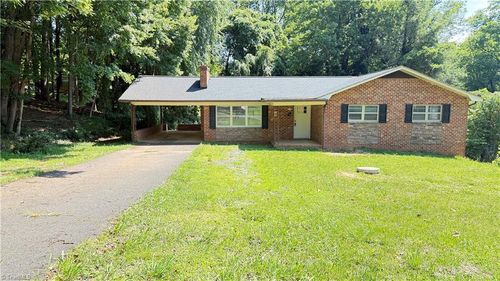 134 Carolina Ave, Mount Airy, NC, 27030-2169 | Card Image