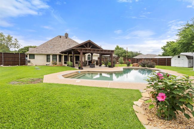 230 Bent Tree Trl, House other with 3 bedrooms, 2 bathrooms and null parking in Burleson TX | Image 28