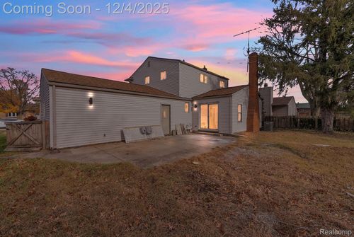 40585 Pinetree Dr, Plymouth, MI, 48170-4443 | Card Image