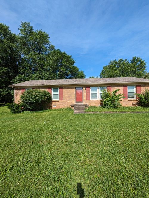 328 Welchwood Dr, Clarksville, TN, 37040-6739 | Card Image