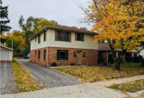 679 Karmada St, Plymouth, MI, 48170-1207 | Card Image