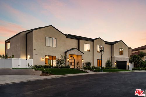 22328 S Summit Ridge Cir, Chatsworth, CA, 91311 | Card Image