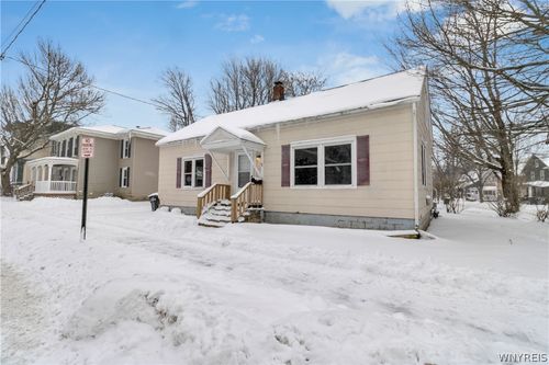 44 Center St, Fredonia, NY, 14063-1718 | Card Image