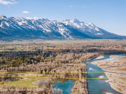 4260 W River Spring Dr, Wilson, WY, 83014-5321 | Card Image