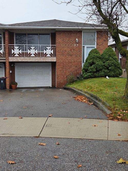27 Rockbank Cres, North York, ON, M9M1L1 | Card Image
