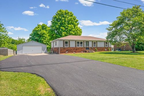 711 Sanderson Dr, Hopkinsville, KY, 42240-2575 | Card Image