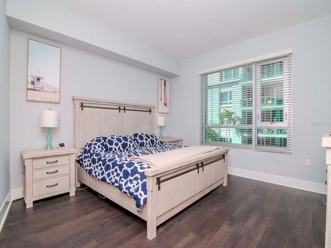 UNIT-2420 - 912 Channelside Dr, Condo with 2 bedrooms, 2 bathrooms and null parking in TAMPA FL | Image 17