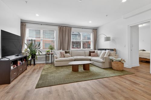 202-140, 36 Street Union Ct, Union City, NJ, 07087 | Card Image
