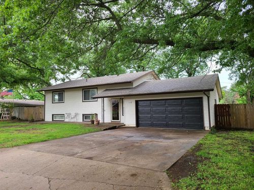 1419 E 14th Ave, Winfield, KS, 67156-4607 | Card Image