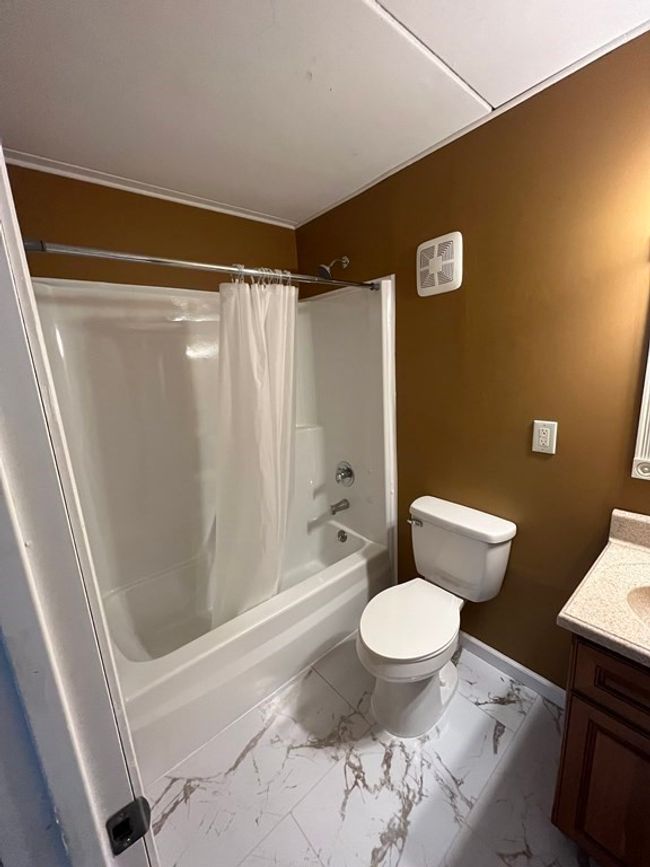 3 - 685 Oak St, Condo with 1 bedrooms, 1 bathrooms and 1 parking in Brockton MA | Image 14