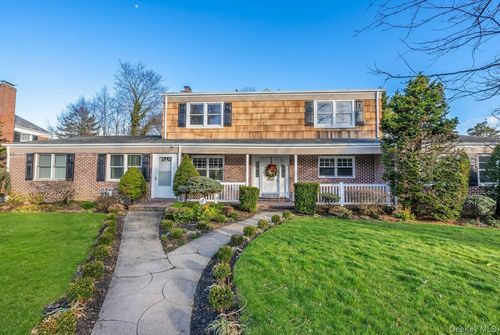 467 Hempstead Ave, Rockville Centre, NY, 11570-1749 | Card Image