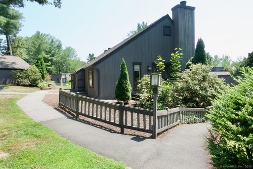142-142 Mallard Dr, Avon, CT, 06001-4562 | Card Image