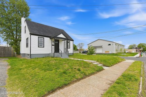 33 Morris Ave, Burlington City, NJ, 08016-2638 | Card Image