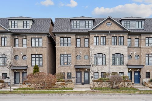 262B Bering Ave, Etobicoke, ON, M8Z3A3 | Card Image