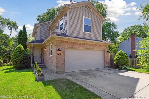 5745 Eastman Blvd, West Bloomfield, MI, 48323-3819 | Card Image