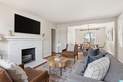 5956 Crestwood Cir, BIRMINGHAM, AL, 35212-4034 | Card Image