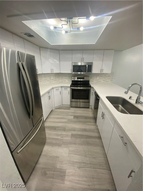 17-6250 W Flamingo Rd, Las Vegas, NV, 89103-2204 | Card Image