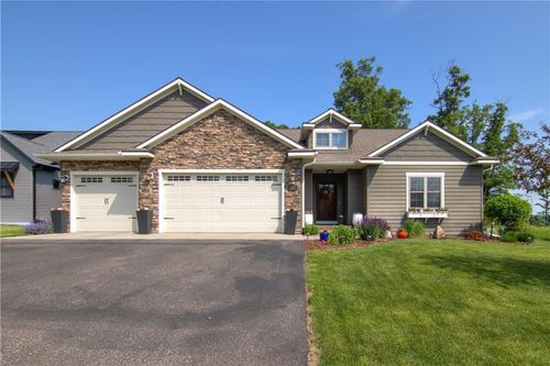 4634 S Oakwood Hills, Eau Claire, WI, 54701 | Card Image